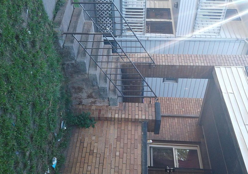 This apartment building is for sale it is a 4 suite availabl
