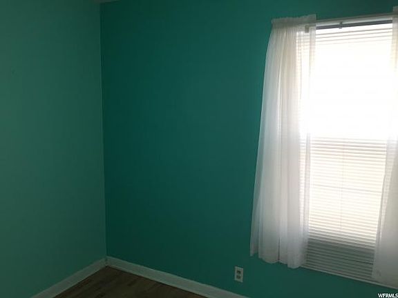 5th image of 3185 E Marie Ave