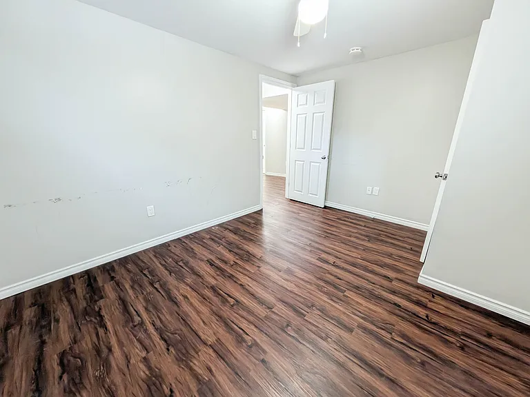 89 Clarendon Ave — Photo 14