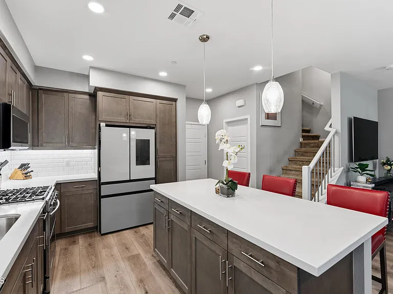 643 Winchester Dr — Photo 13
