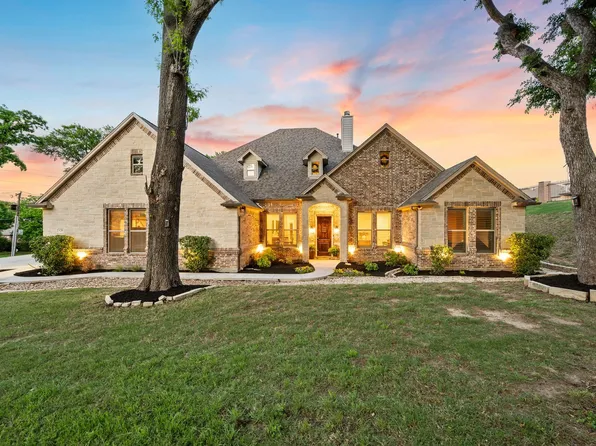 120 Riverbend Estates Dr, Fort Worth, TX 76112