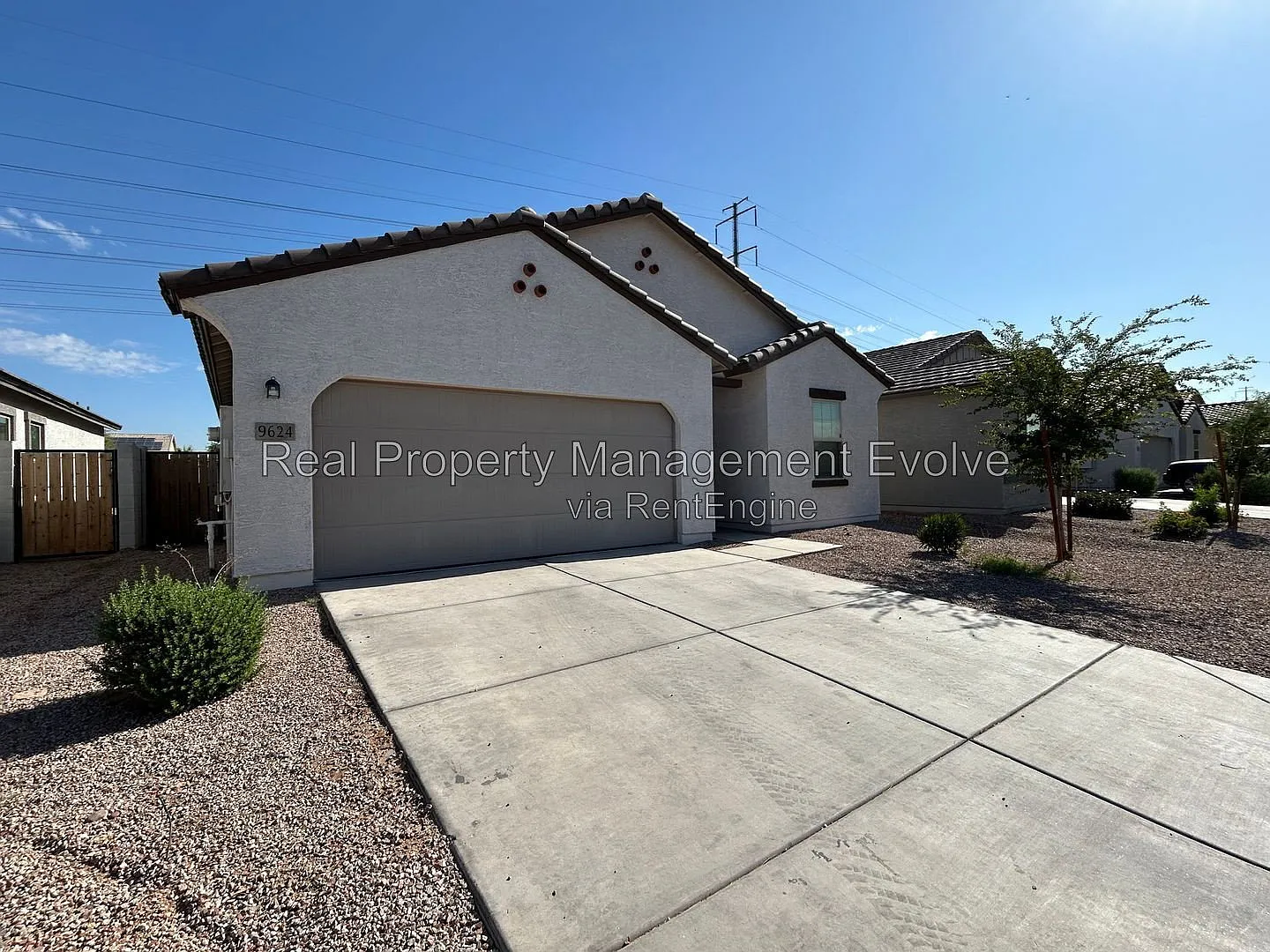 4 bed, 3.0 bath, 1912 sqft, $2,145 — Photo 3