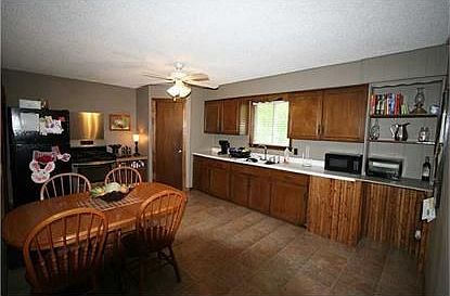 4th image of 16582 Birch Ln