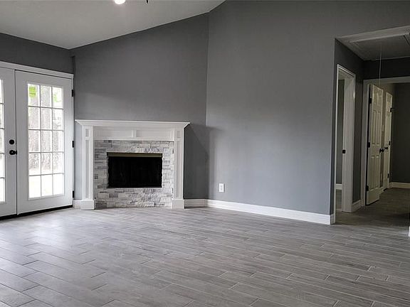 5th image of 510 Donnacorey Dr