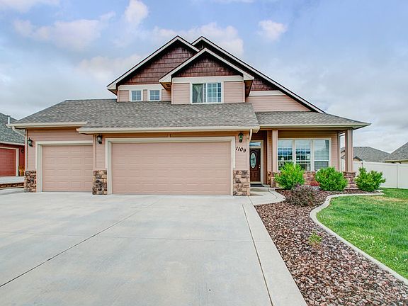 2nd image of 1109 Royalty Ave