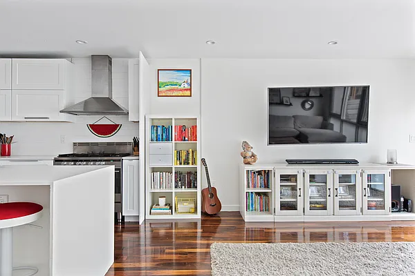 Rented by Brown Harris Stevens | media 14