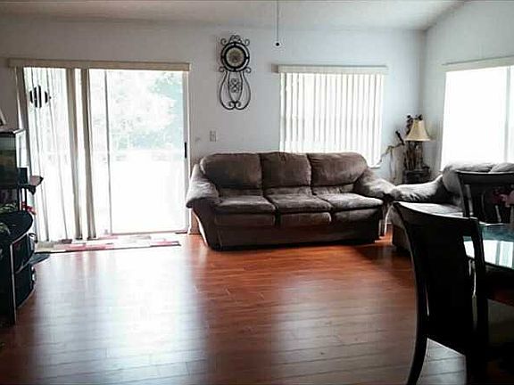 2nd image of 1315 E Lancewood Pl