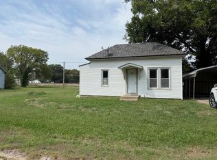 303 W Market Ave, Fairland, OK 74343