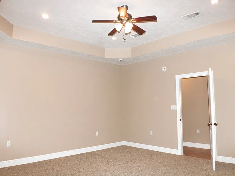 162 James Dr — Photo 12