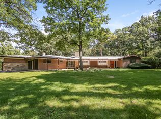 531 E Woodland Rd, Lake Forest, IL 60045