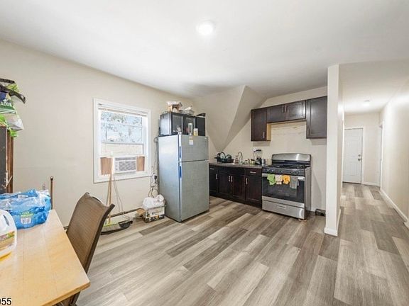 2nd image of 146 Sherman Ave APT 3