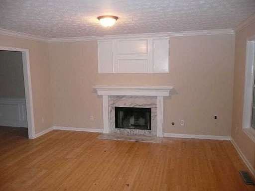 4th image of 2107 Carlysle Creek Dr