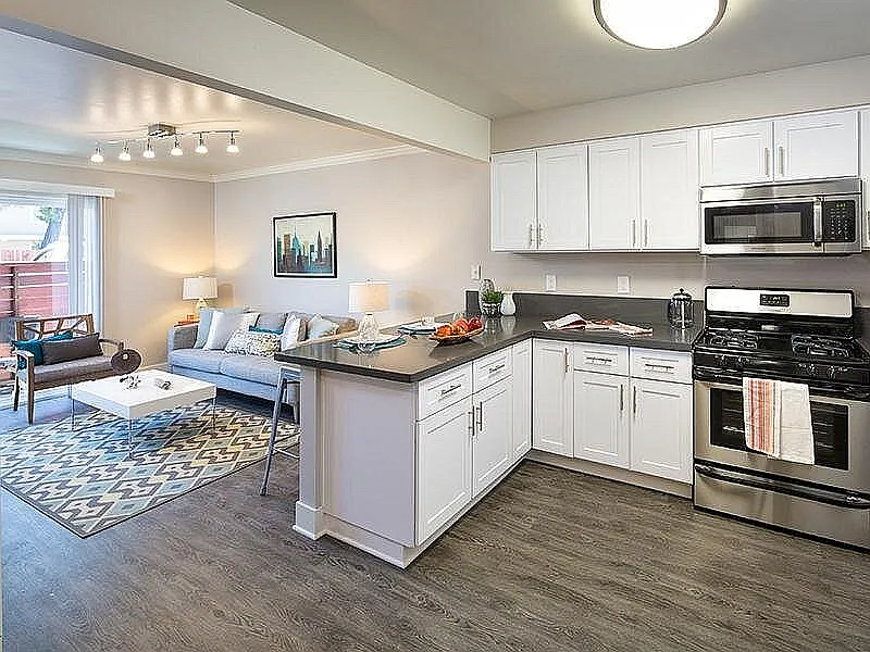 Kitchen living
