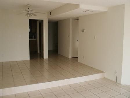 3rd image of 586 Island View Cir