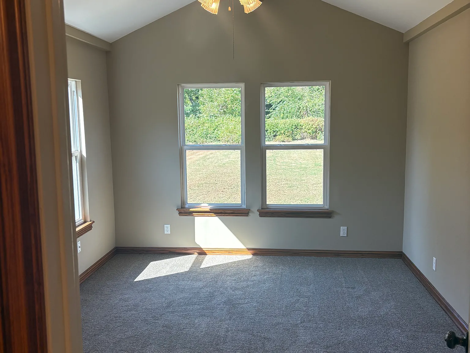 4 bed, 2000 sqft, $1,995 — Photo 4
