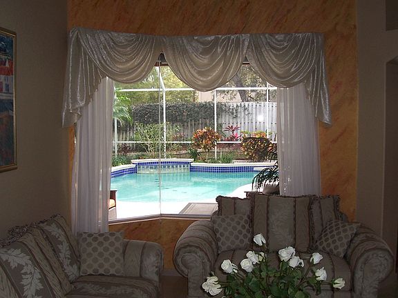 3rd image of 5712 Aloma Woods Blvd