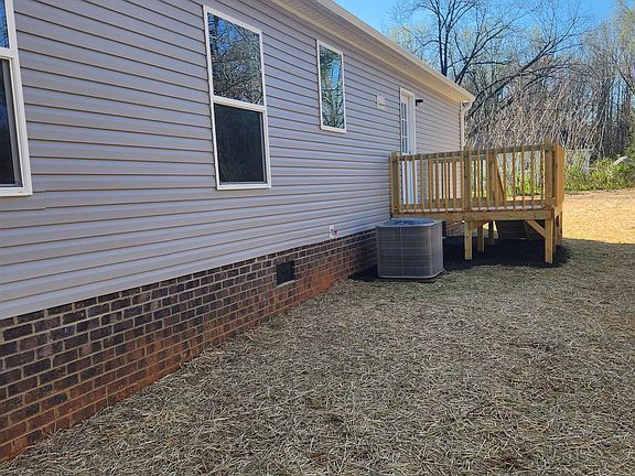 3rd image of 117 Crestview Dr