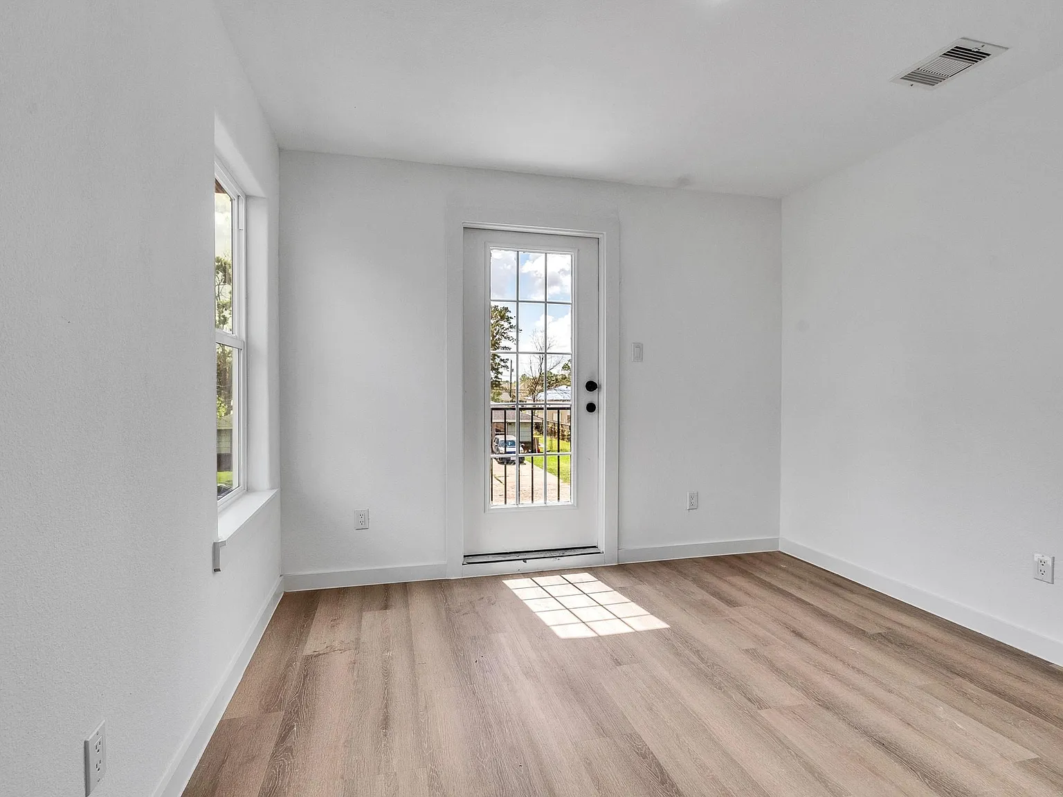 3 bed, 3.0 bath, $1,750 — Photo 4