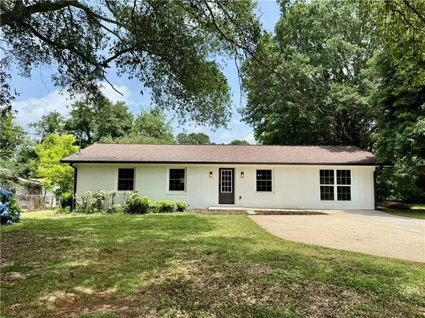 5032 Florence St, Oakwood, GA 30566