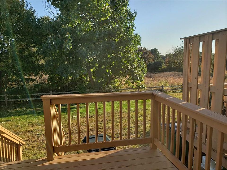 2nd image of 213 Fairway Dr