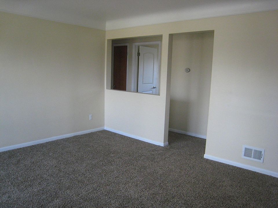 Living room & hallway