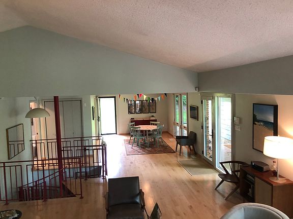 4th image of 9390 Roosevelt Dr