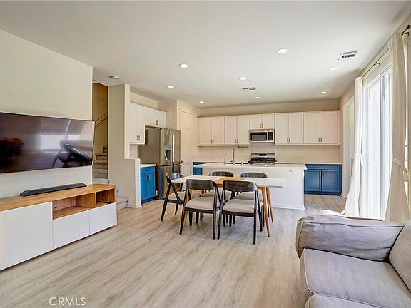 4th image of 8769 Celebration St