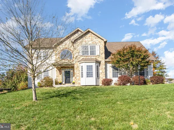 50 Pine Creek Dr, Carlisle, PA 17013