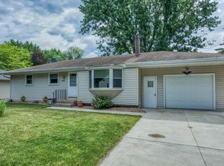 5260 Edgewood Dr, Mounds View, MN 55112