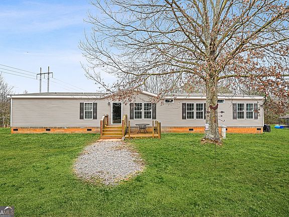 2nd image of 152 Duck Pond Rd