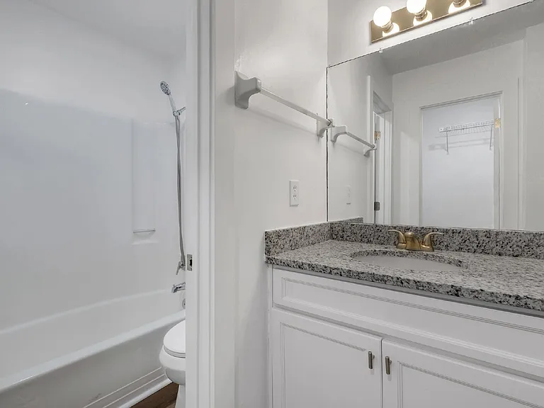 2956 Woodrich Dr #B — Photo 13