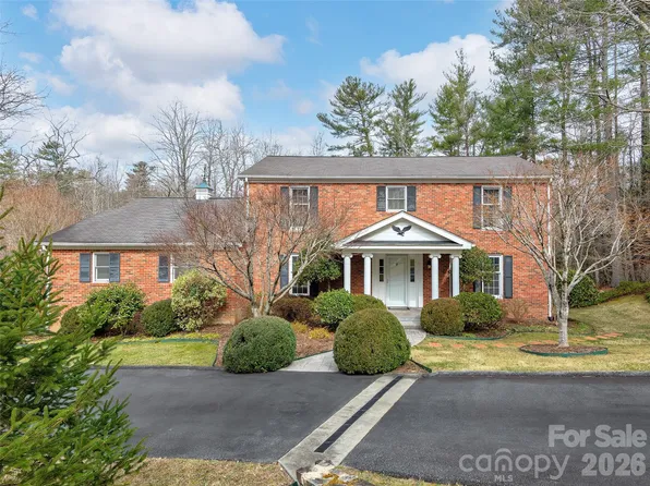 110 Glengary Dr, Flat Rock, NC 28731