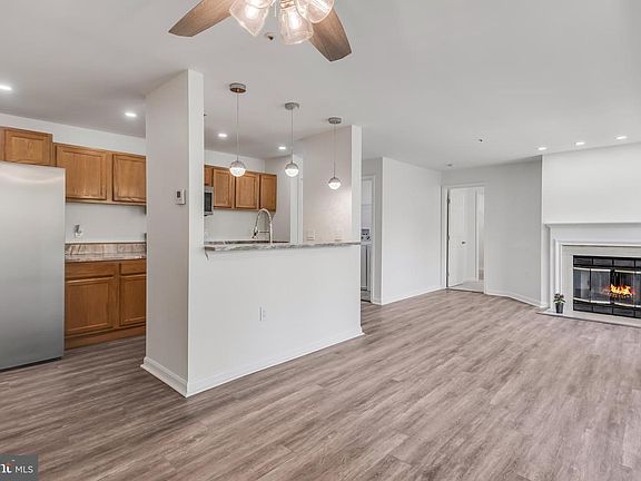 2nd image of 9700 Lake Pointe Ct APT 202