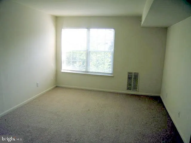 18010 Beacon Hill Dr — Photo 10