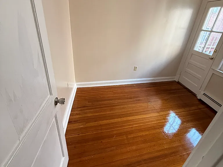 926 Asylum Ave #102 — Photo 2