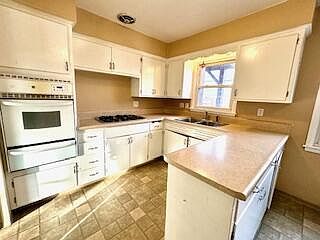 4th image of 3444 S 76th STREET