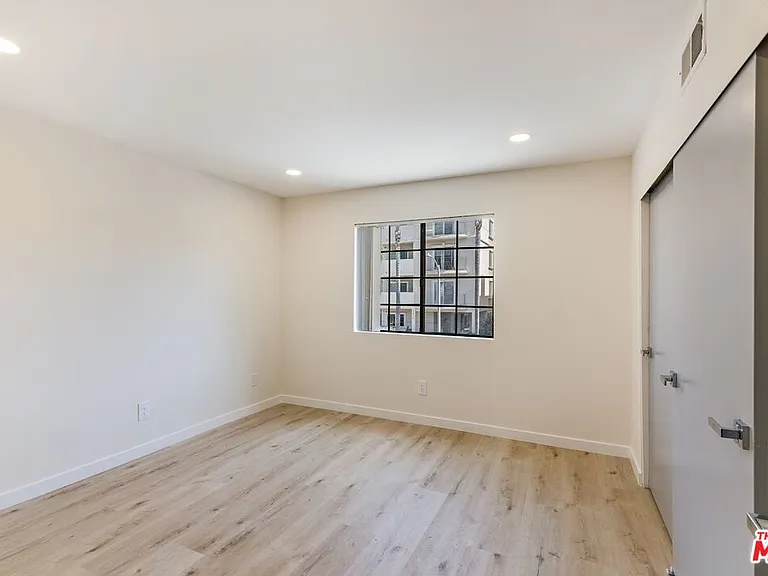 1931 Malcolm Ave #201 — Photo 12