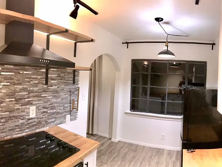 1530 E Diamond St #1/2 — Photo 13