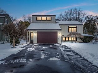 500 Melrose Dr, North Syracuse, NY 13212