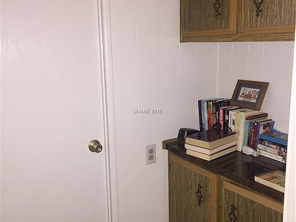 5th image of 271 Sir Phillip Ct