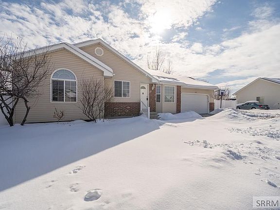 2nd image of 3310 E Skyview Dr