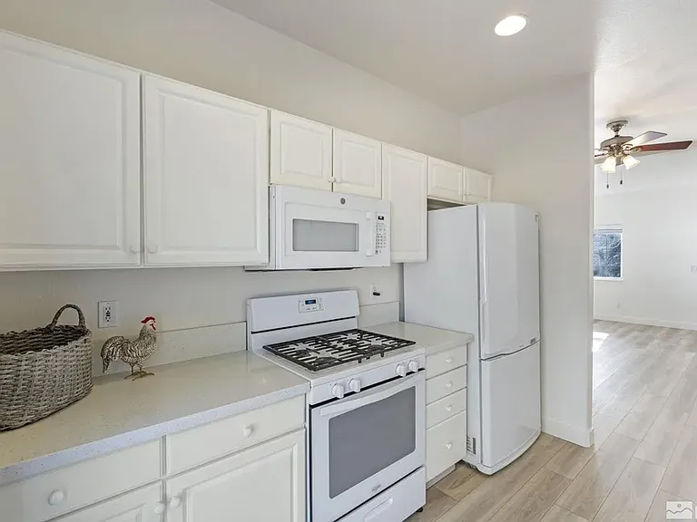 3569 Mashie Ct — Photo 8