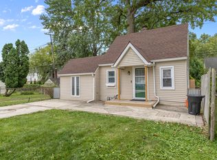 20380 Hollywood St, Harper Woods, MI 48225
