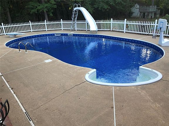 2nd image of 345 Crossgate Dr