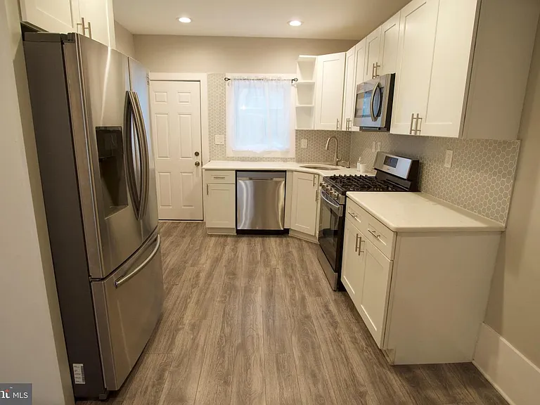 1734 S Ringgold St — Photo 2
