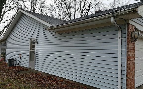 3rd image of 3909 Kensington Dr