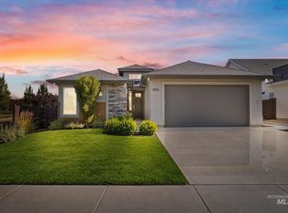 6902 N Exeter Ave, Meridian, ID 83646