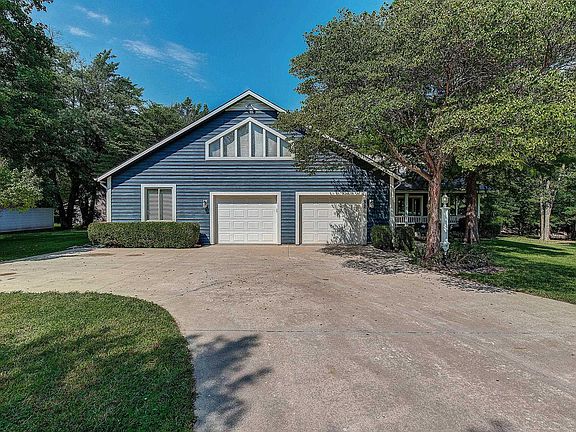 3rd image of 752 Shady Ln