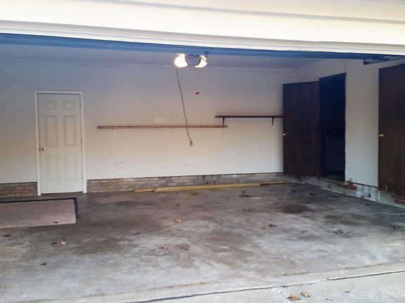 Double Garage w/storage
