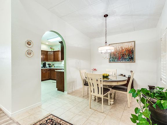 3rd image of 7154 Royal Palm St